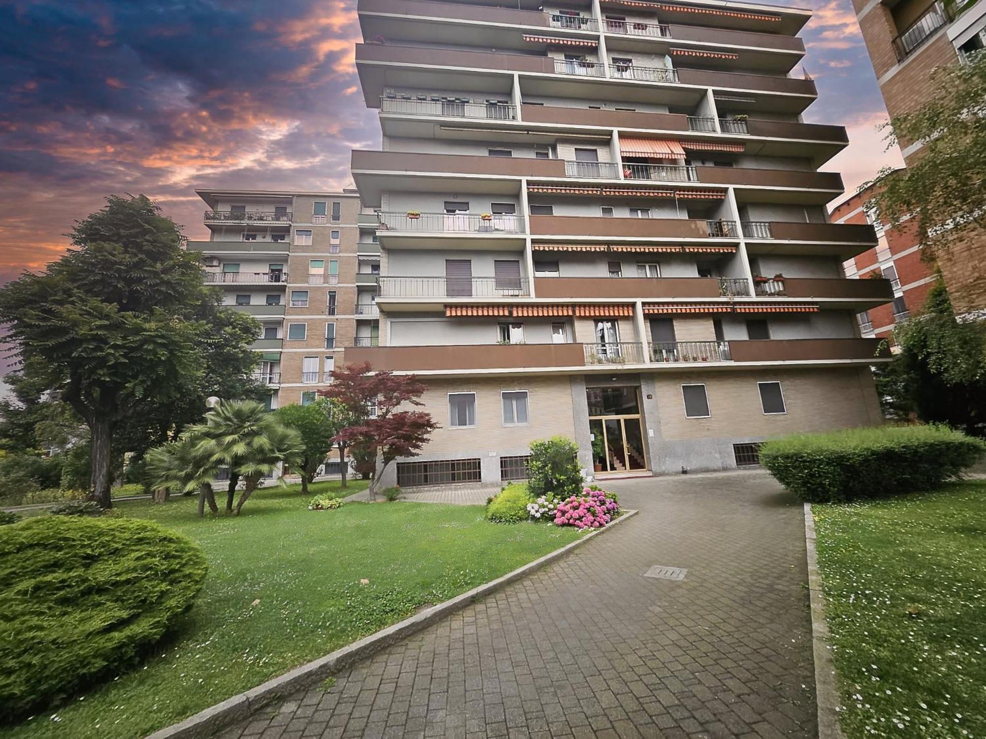 Hbhall Linate Apartment ミラノ エクステリア 写真